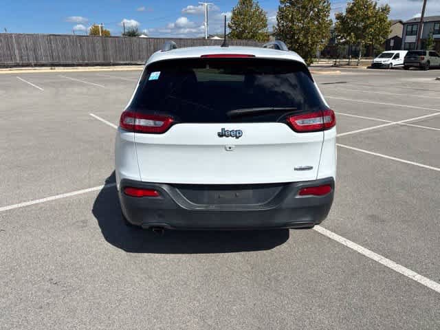 Used 2018 Jeep Cherokee Latitude FWD image 4