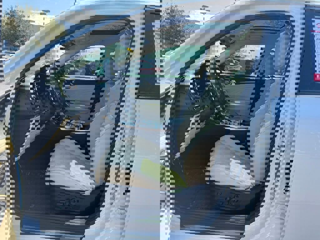 Used 2023 Kia Stinger GT2 image 26