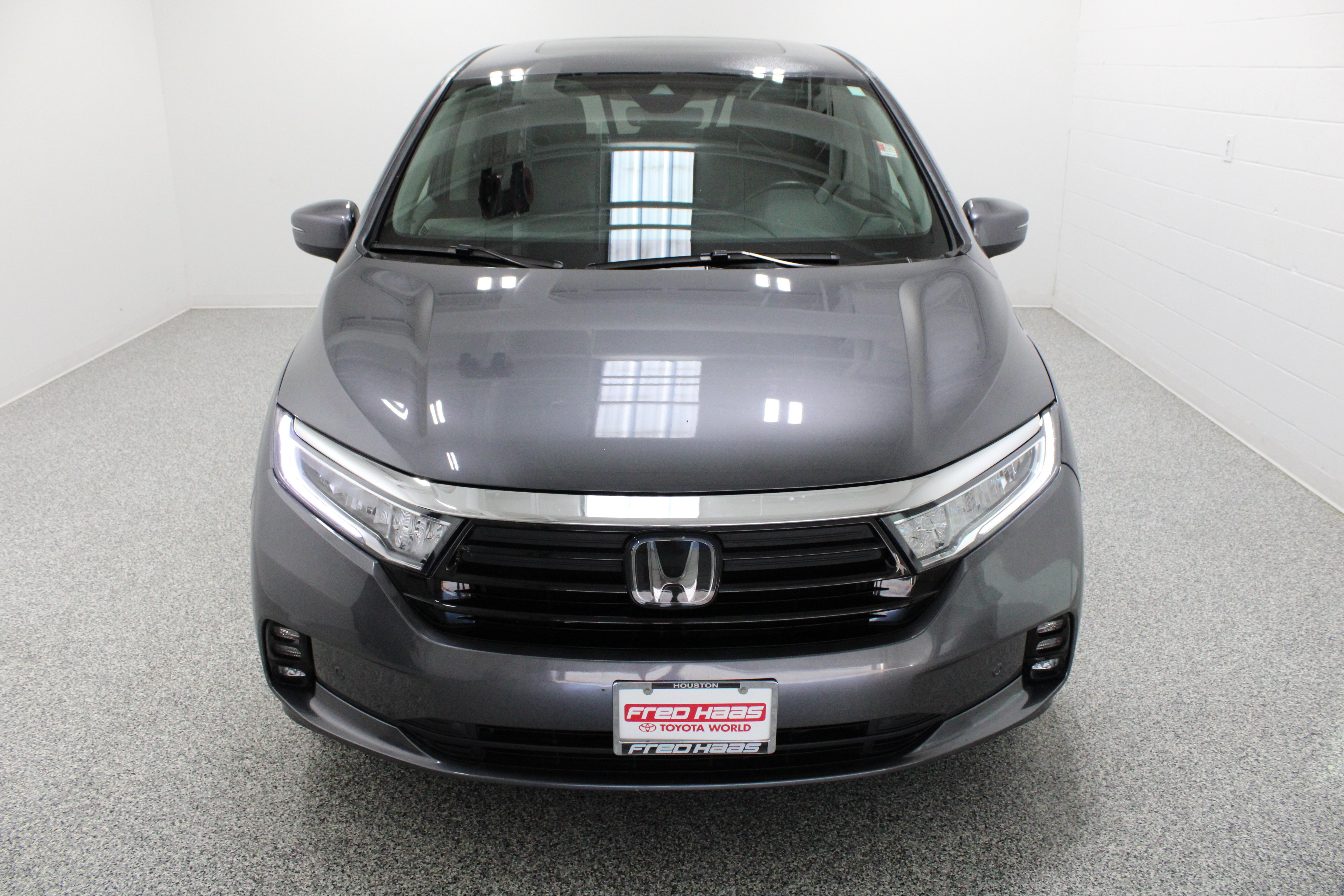 Used 2024 Honda Odyssey Touring image 3