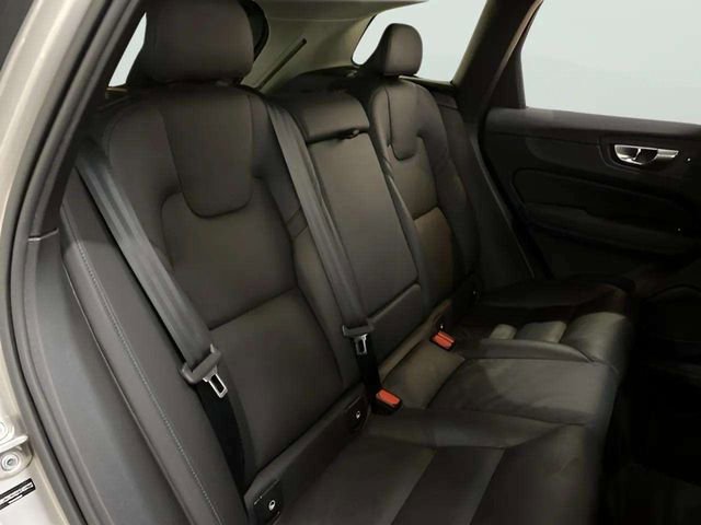 Used 2025 Volvo XC60 B5 Plus AWD/4WD image 73
