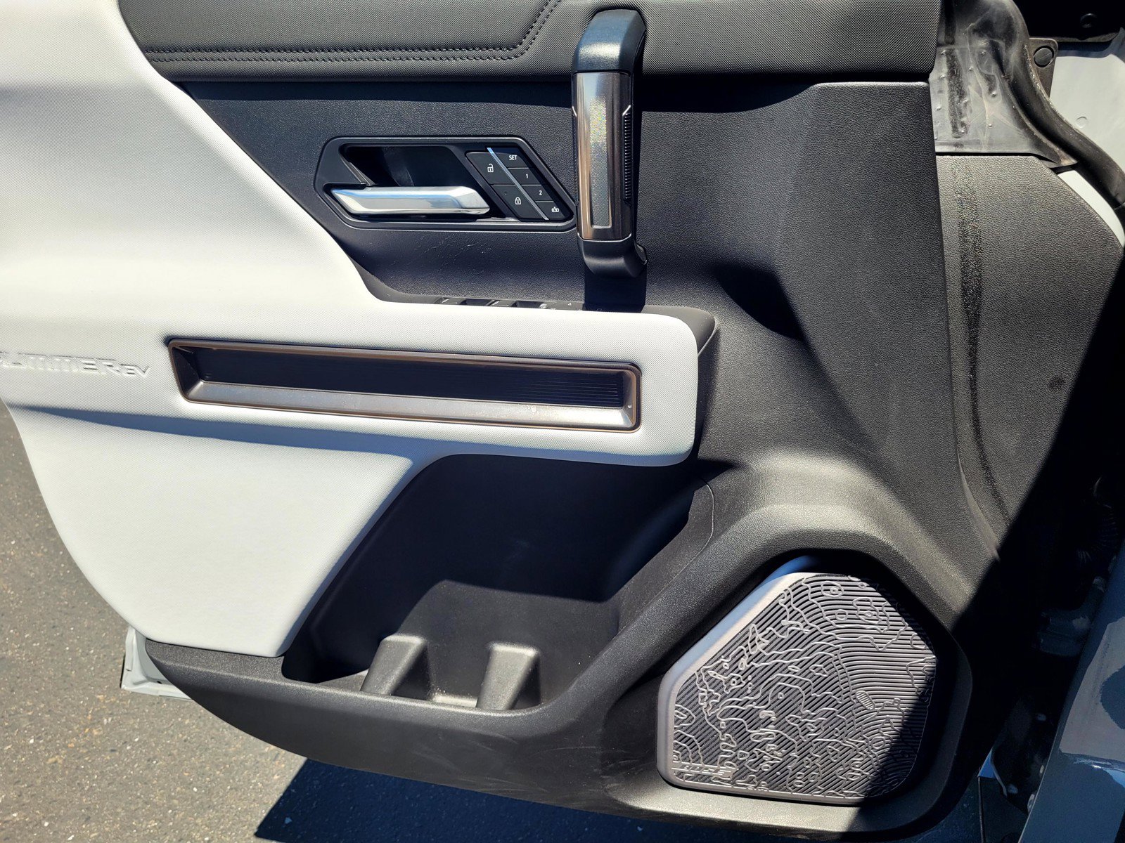 Used 2025 GMC Hummer EV 3X AWD/4WD image 15
