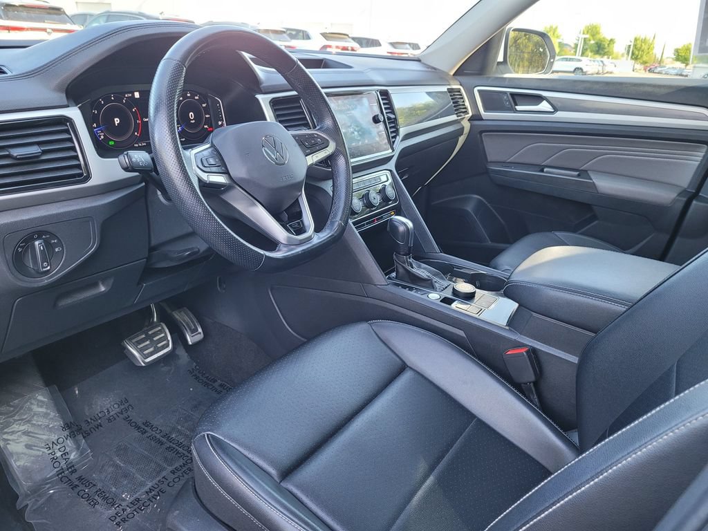 Used 2022 Volkswagen Atlas SEL R-Line AWD/4WD image 11