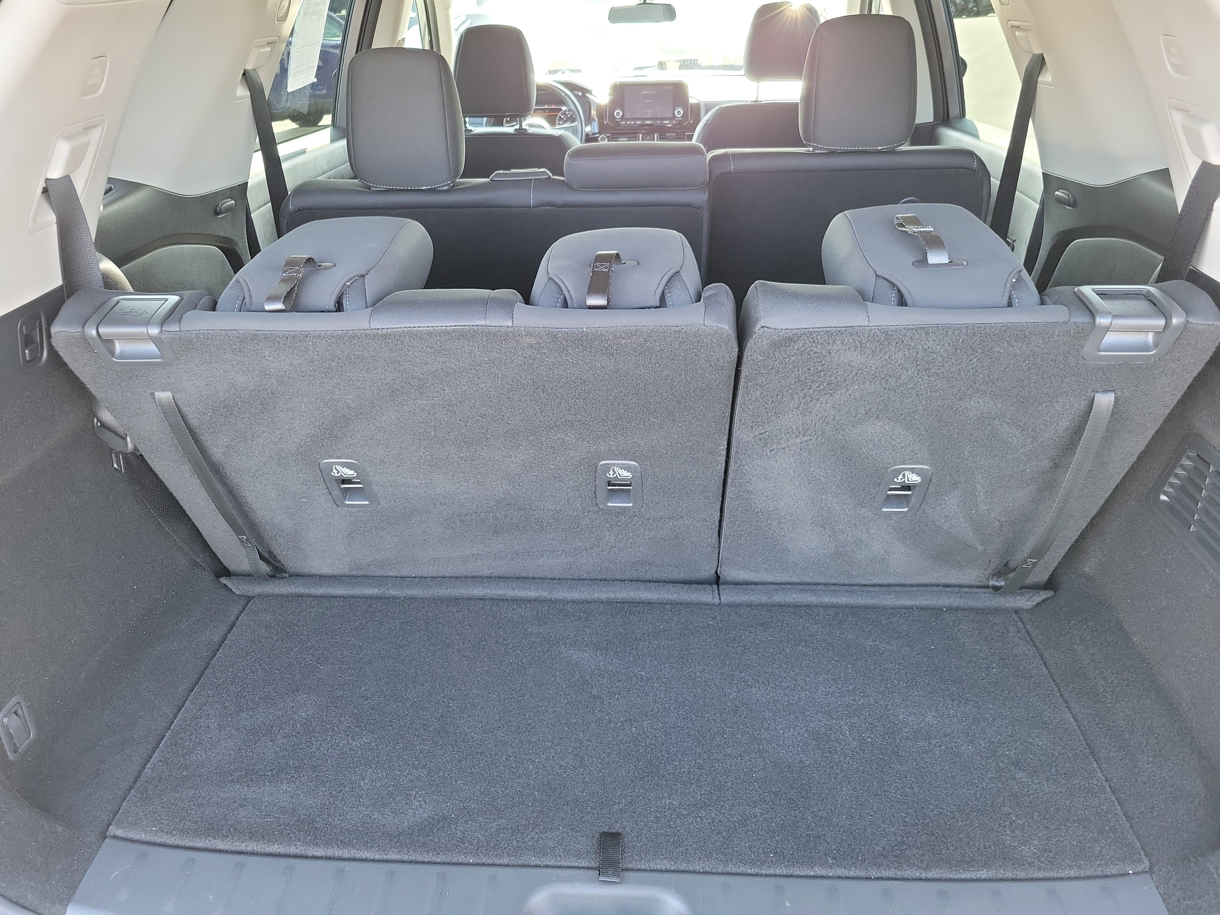 Used 2024 Nissan Pathfinder SV image 10