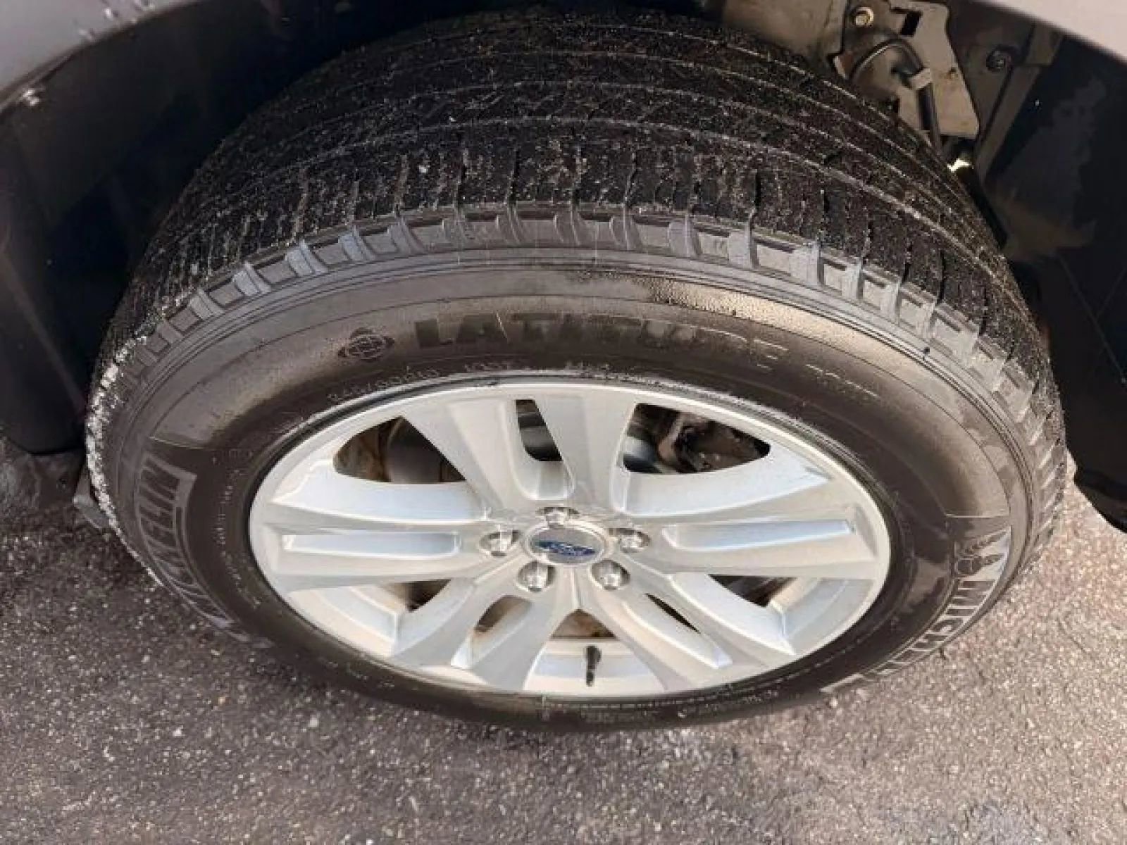 Used 2019 Ford Explorer XLT image 36