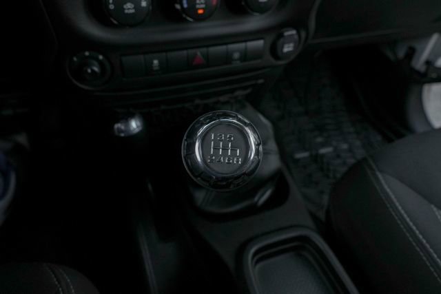 Used 2016 Jeep Wrangler Unlimited Sahara w/ Connectivity Group image 45