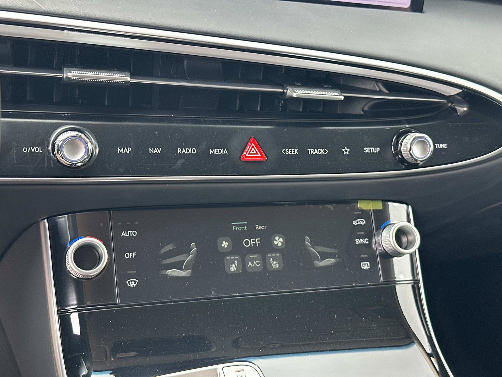 New 2026 Genesis GV70 2.5T AWD/4WD image 13