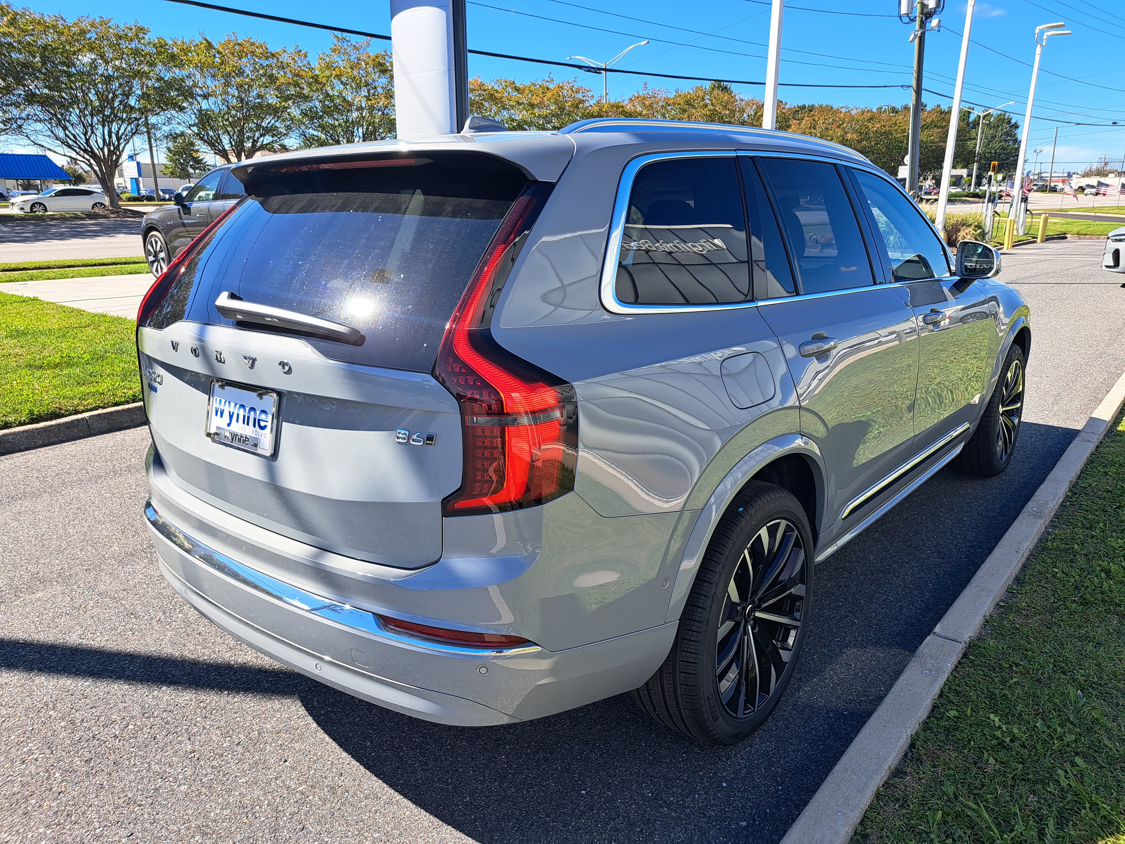 New 2026 Volvo XC90 B6 Ultra w/ Protection Package AWD/4WD image 3