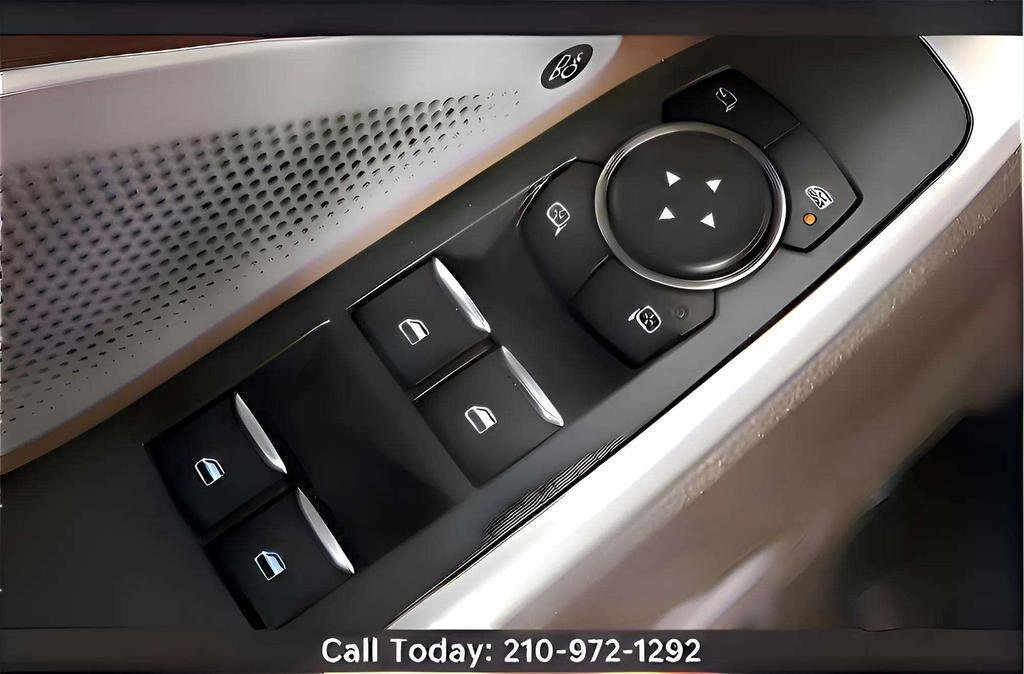 Used 2023 Ford Explorer King Ranch w/ Technology Package RWD image 14