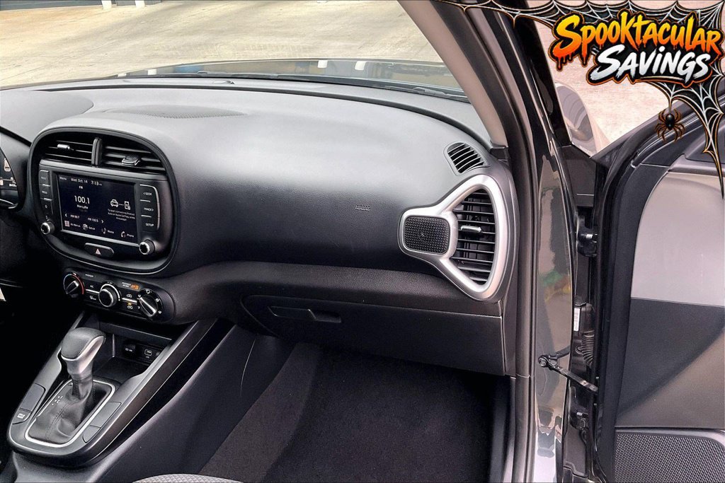 Used 2025 Kia Soul LX w/ LX Technology Package FWD image 15