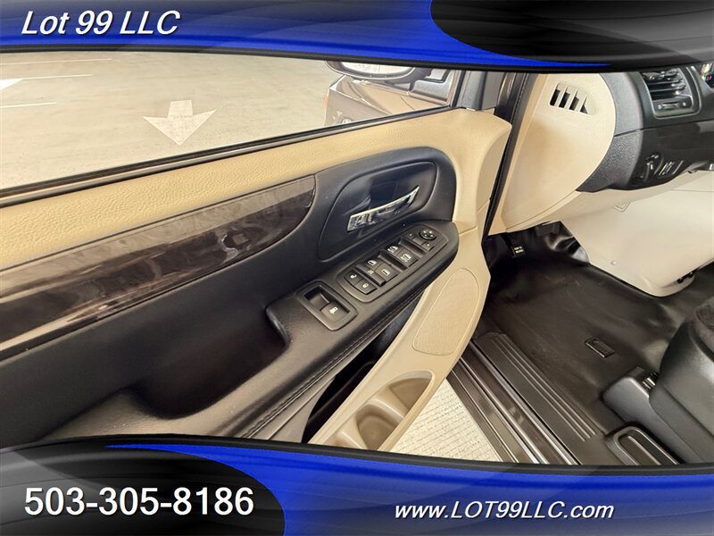 Used 2018 Dodge Grand Caravan SE w/ Power Convenience Group I FWD image 32