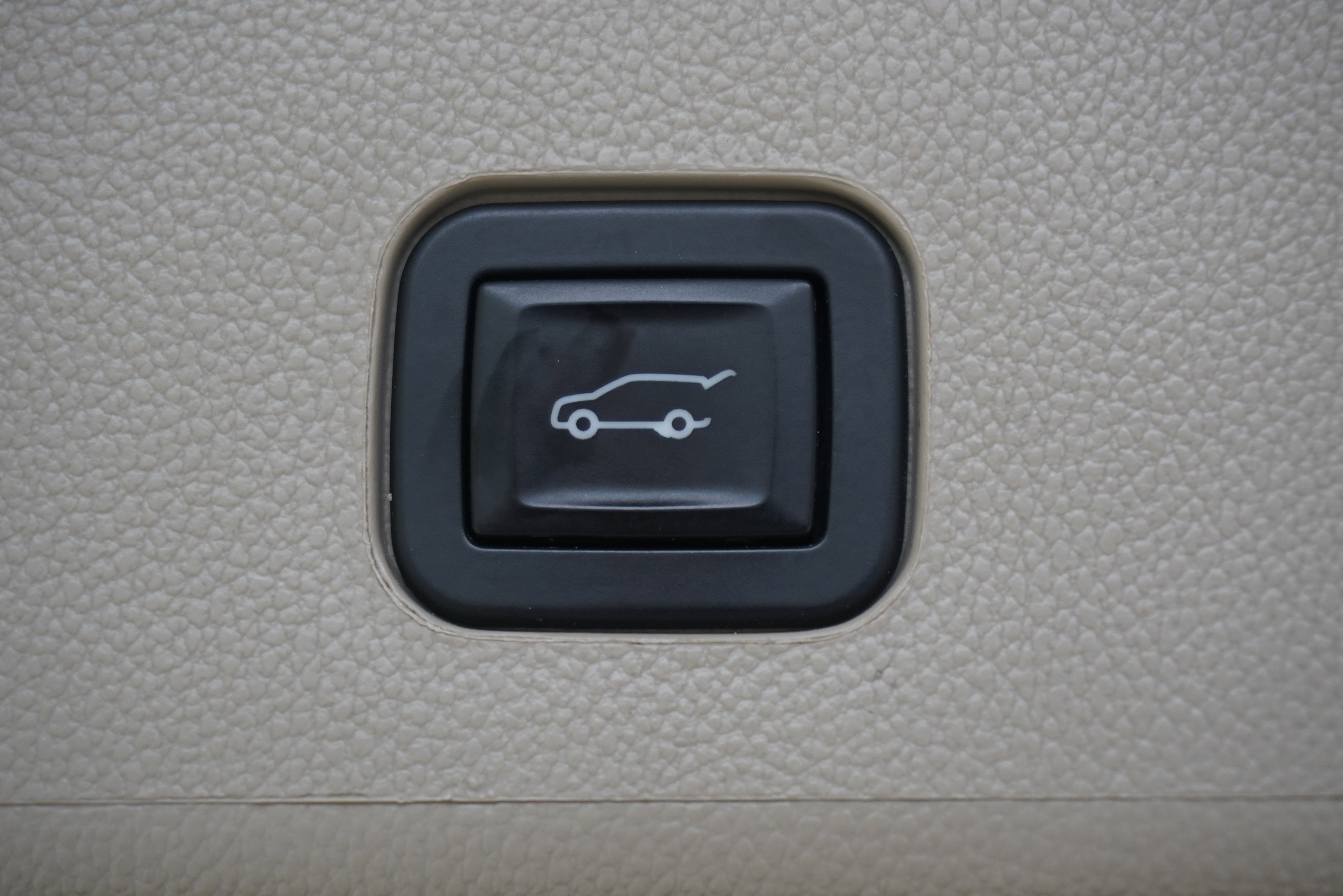 Used 2014 Cadillac SRX Premium image 30