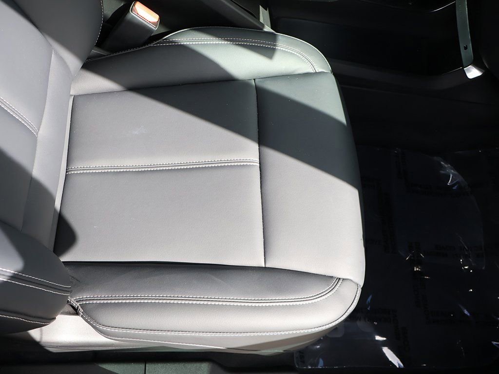 Used 2024 Cadillac Lyriq Tech w/ Driver Assist Package image 33