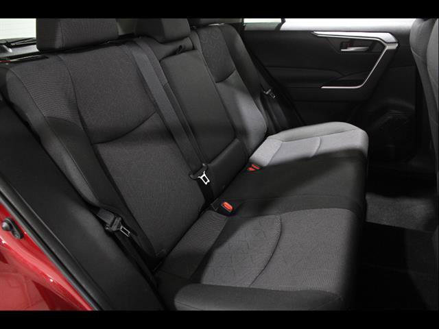 Used 2025 Toyota RAV4 XLE AWD/4WD image 19