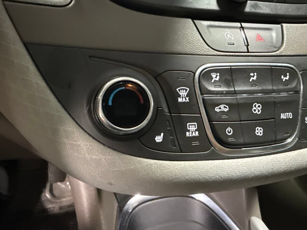 Used 2024 Chevrolet Malibu LT FWD image 22