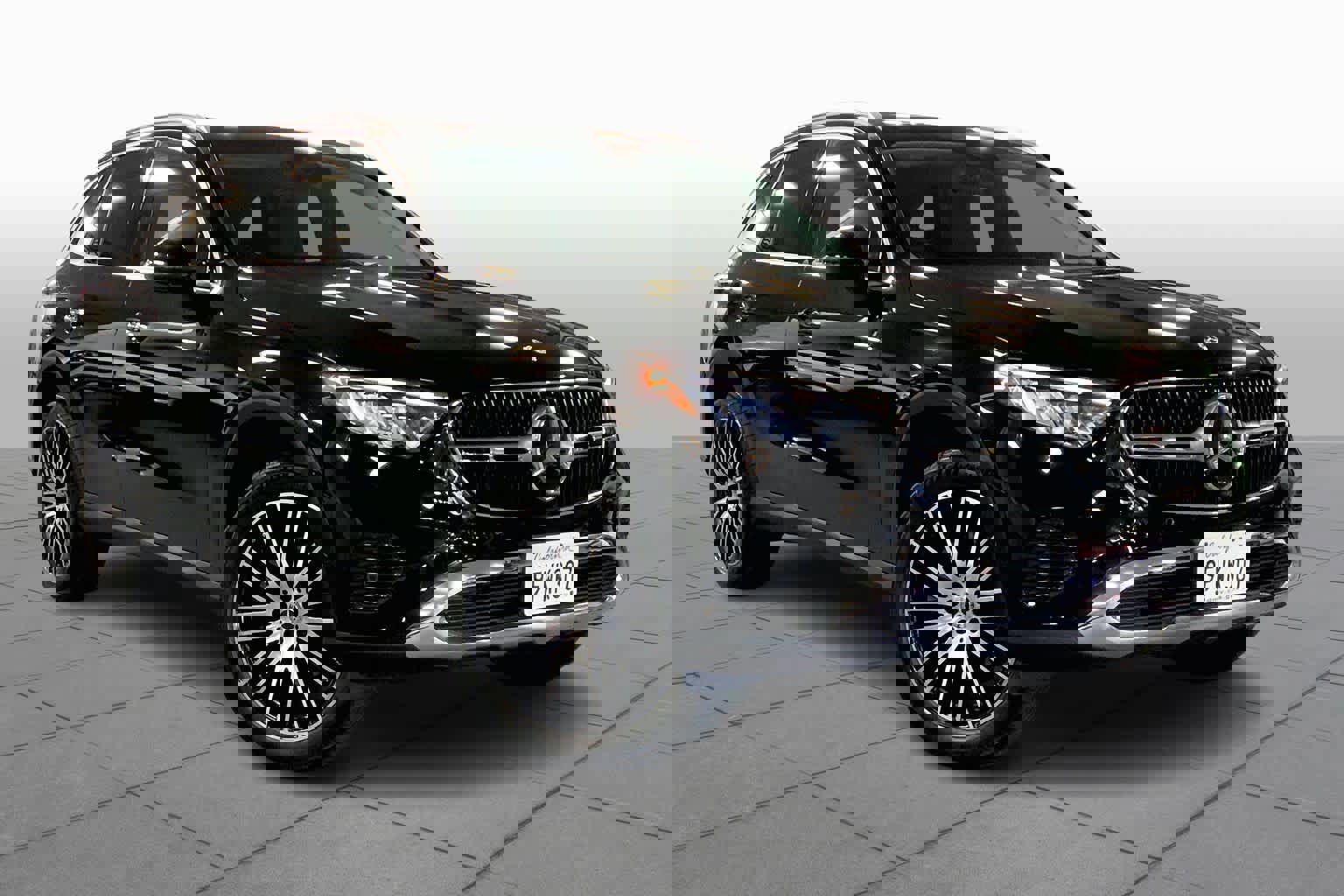 Certified 2023 Mercedes-Benz GLC 300 image 2