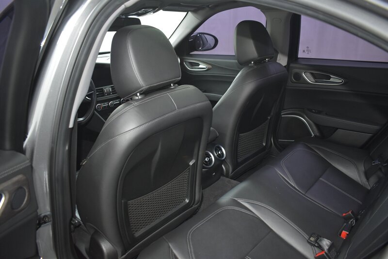 Used 2019 Alfa Romeo Giulia Ti image 25