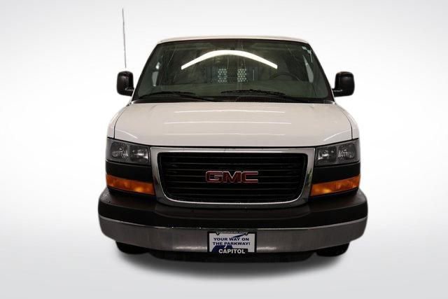 Used 2015 GMC Savana 2500 Extended w/ Chrome Appearance Package image 5