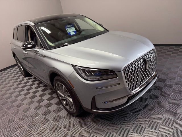 Used 2023 Lincoln Corsair AWD w/ Equipment Group 101A image 2