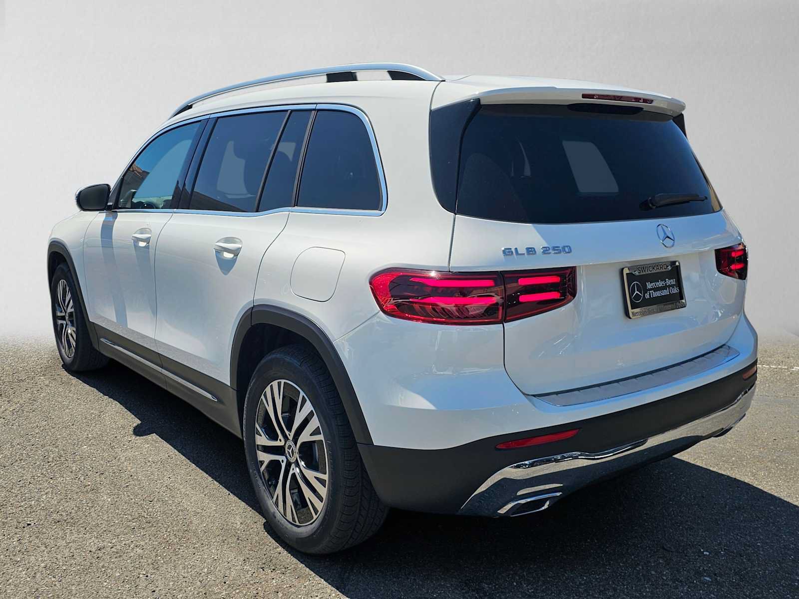 New 2026 Mercedes-Benz GLB 250 image 5