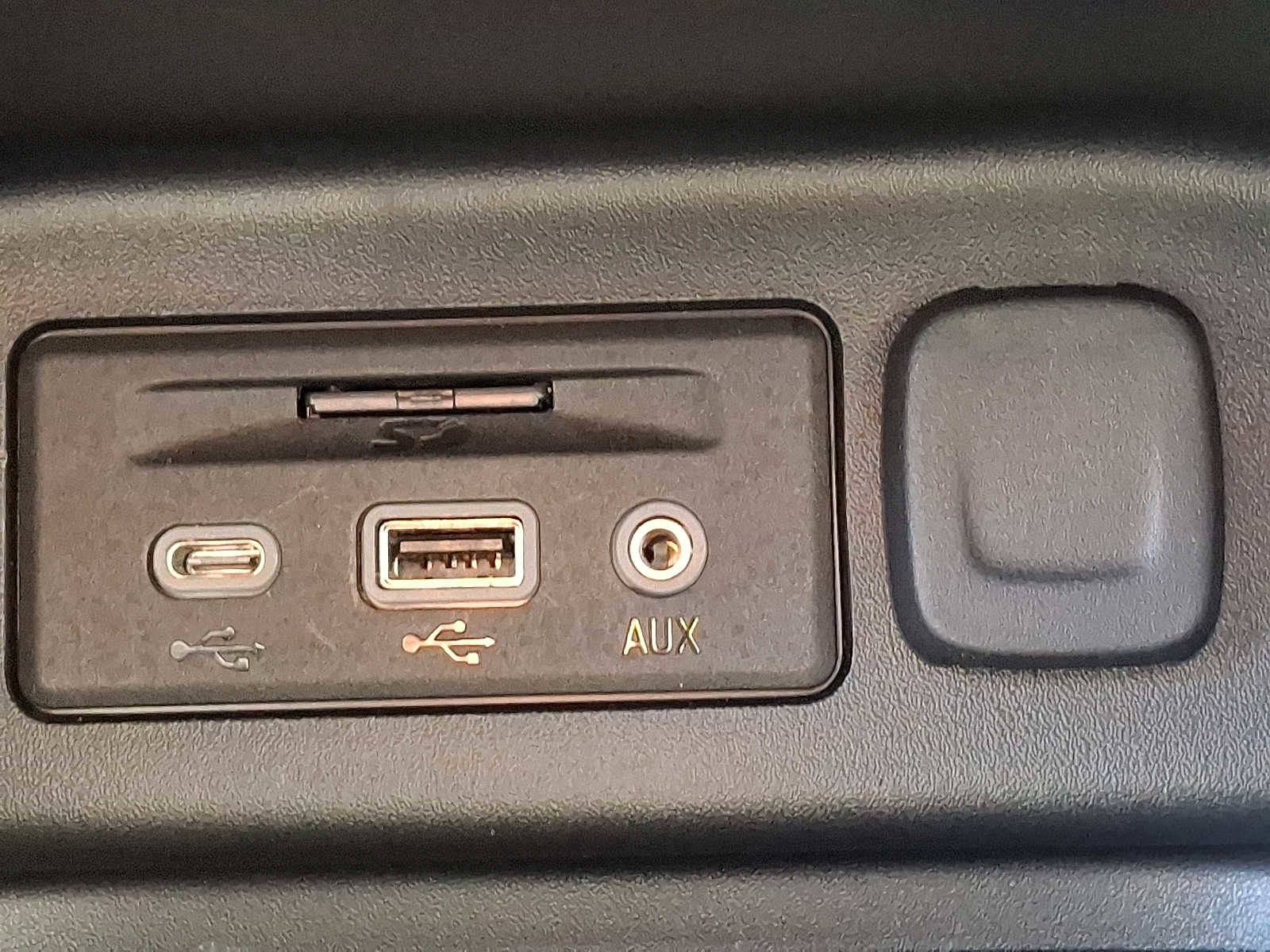 Used 2023 Chevrolet Equinox RS w/ RS Leather Package image 26