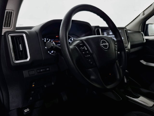 Used 2025 Nissan Frontier SV RWD image 20
