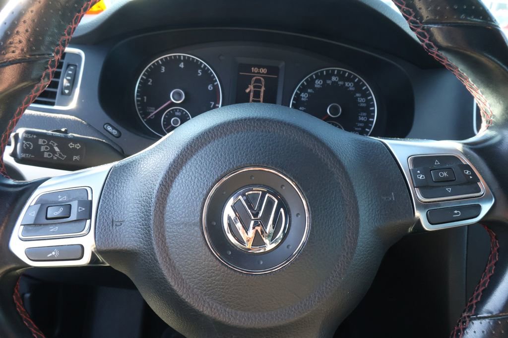 Used 2013 Volkswagen Jetta GLI image 16