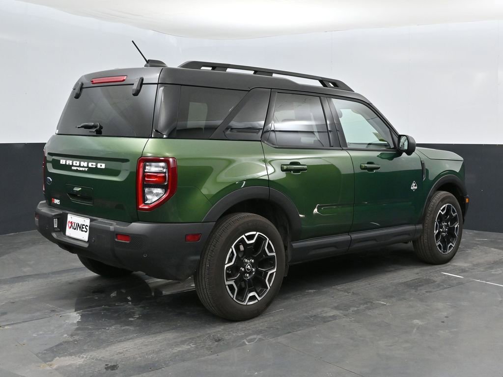 Used 2025 Ford Bronco Sport Outer Banks w/ Outer Banks Tech Package+ AWD/4WD image 2
