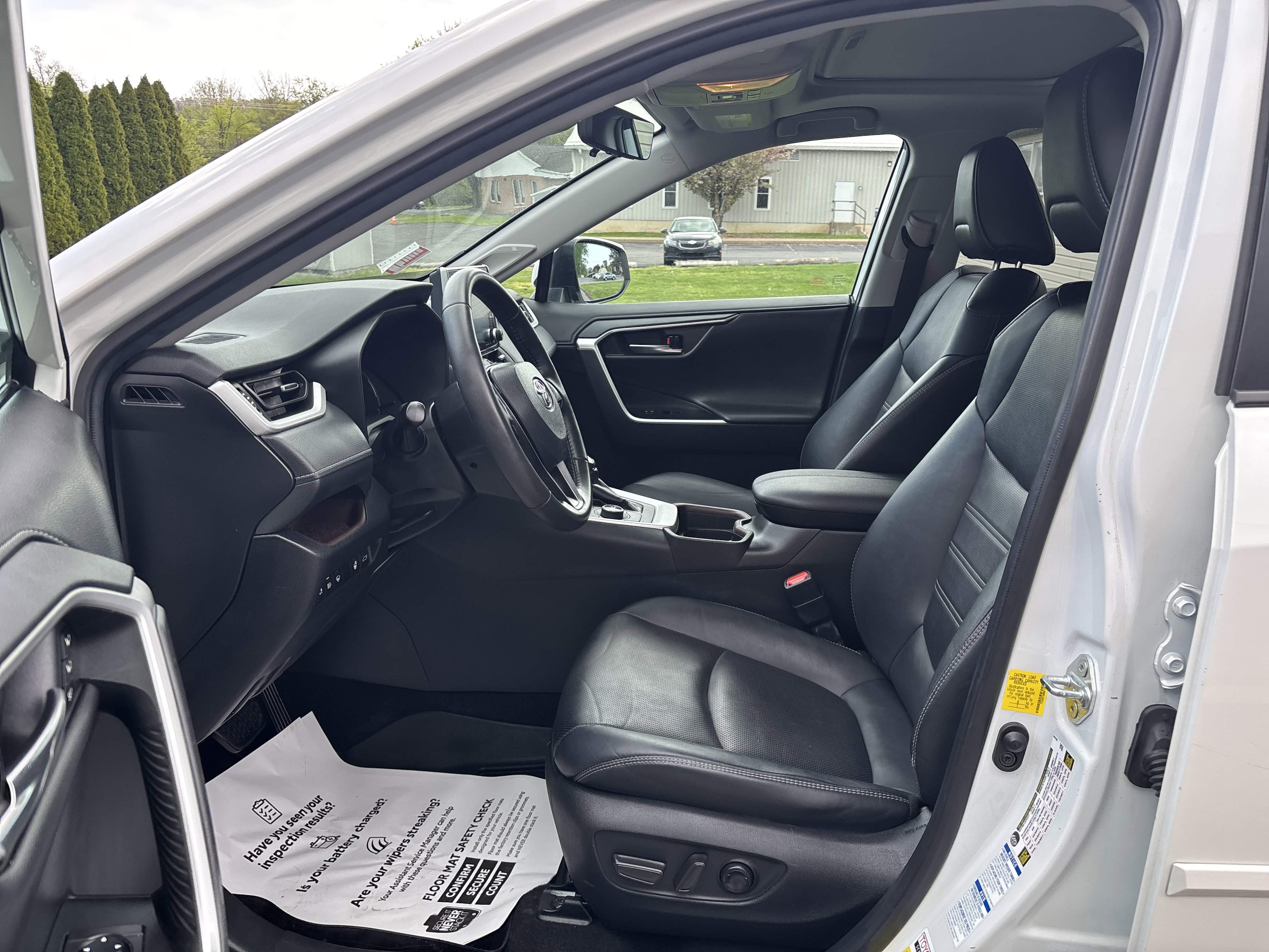 Used 2021 Toyota RAV4 Limited w/ Limited Grade Weather Package AWD/4WD image 13