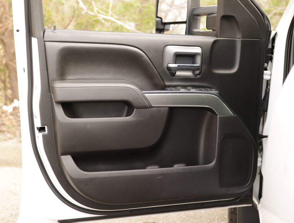 Used 2016 Chevrolet Silverado 2500 LT w/ LT Convenience Package AWD/4WD image 21