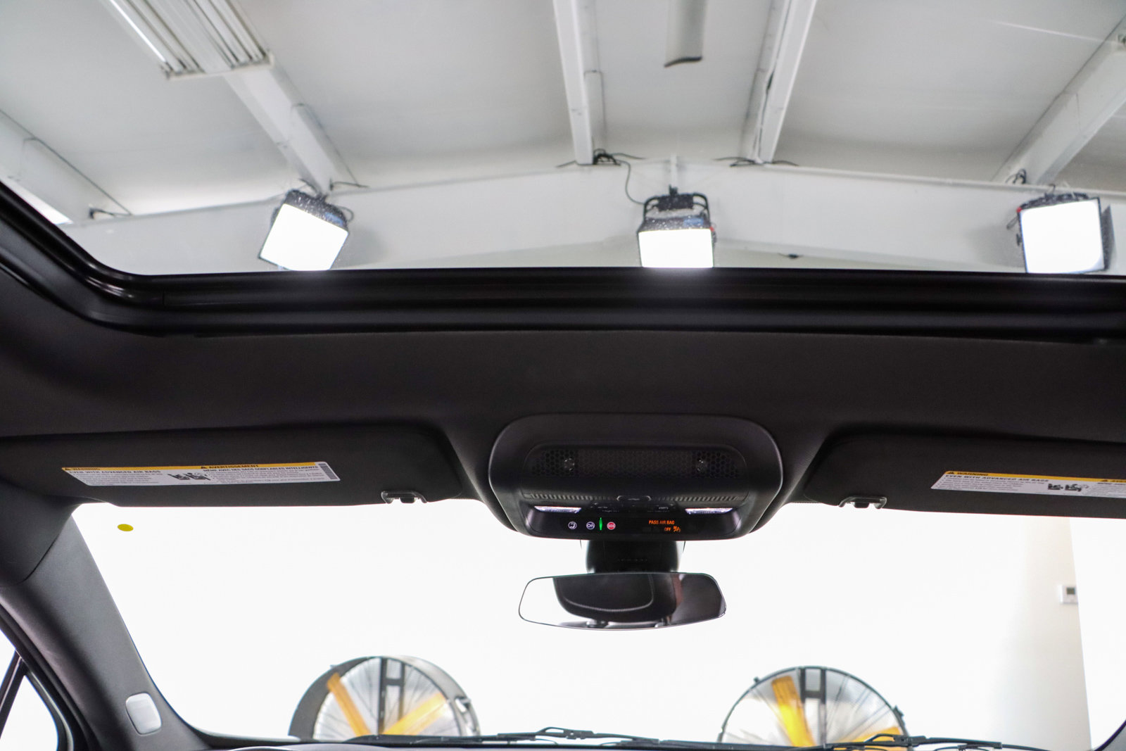 Used 2022 Cadillac XT5 Premium Luxury w/ LPO, Floor Liner Package image 21