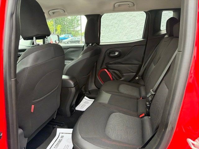 Used 2015 Jeep Renegade Trailhawk AWD/4WD image 14