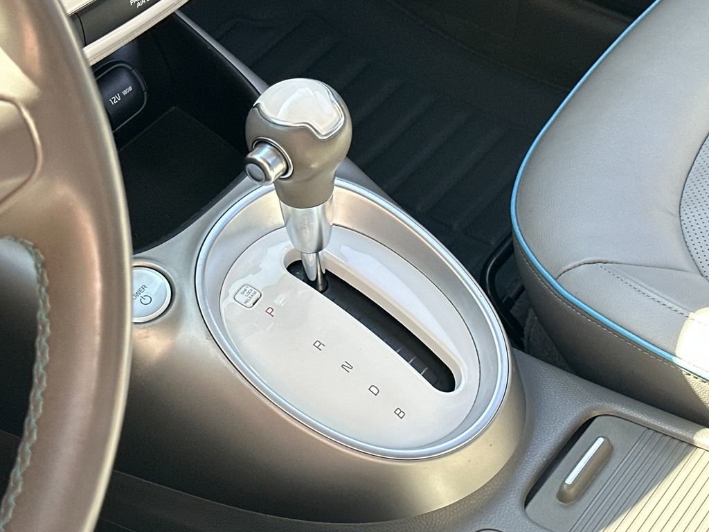 Used 2018 Kia Soul EV + image 19