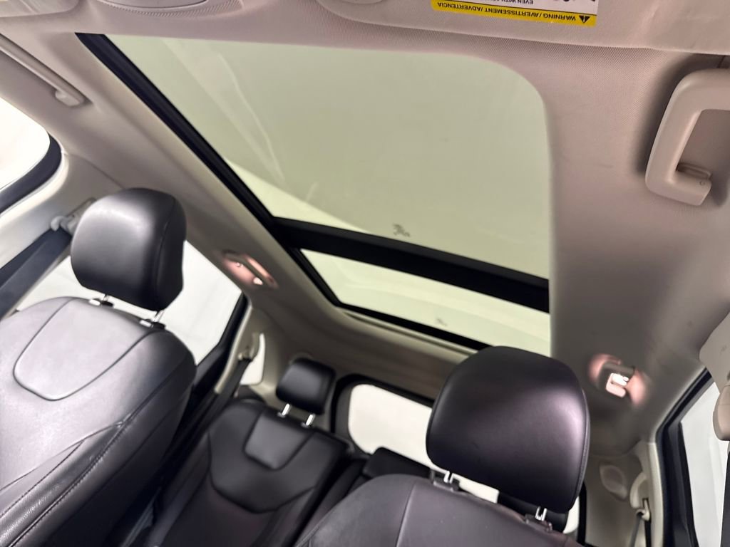 Used 2017 Ford Edge Titanium w/ Equipment Group 301A image 21