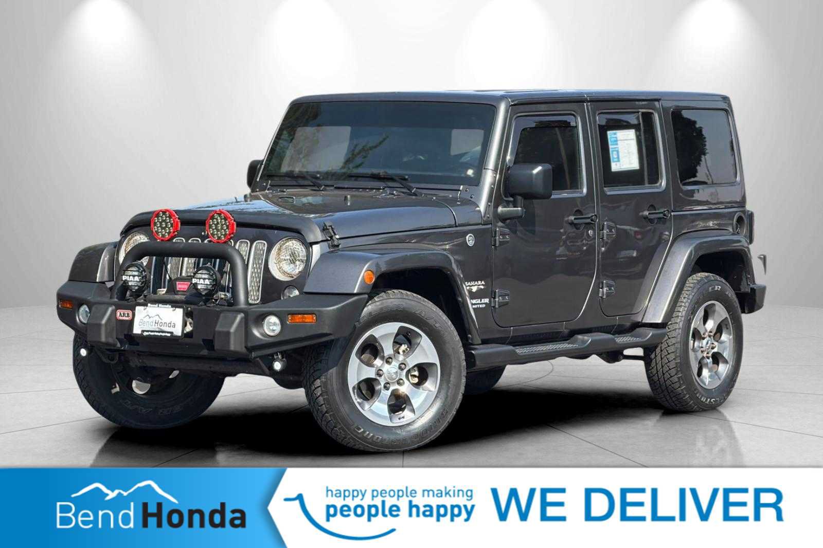 Used 2016 Jeep Wrangler Unlimited Sahara w/ Connectivity Group AWD/4WD image 1