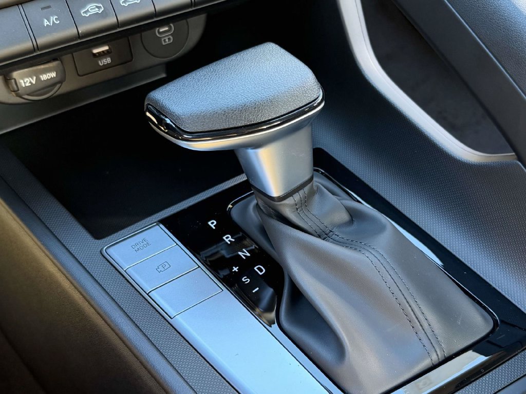 New 2026 Hyundai Elantra SE FWD image 19