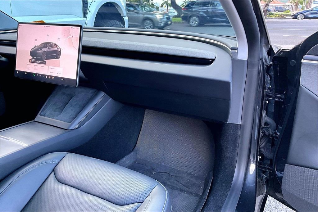 Used 2025 Tesla Model 3 Long Range image 16