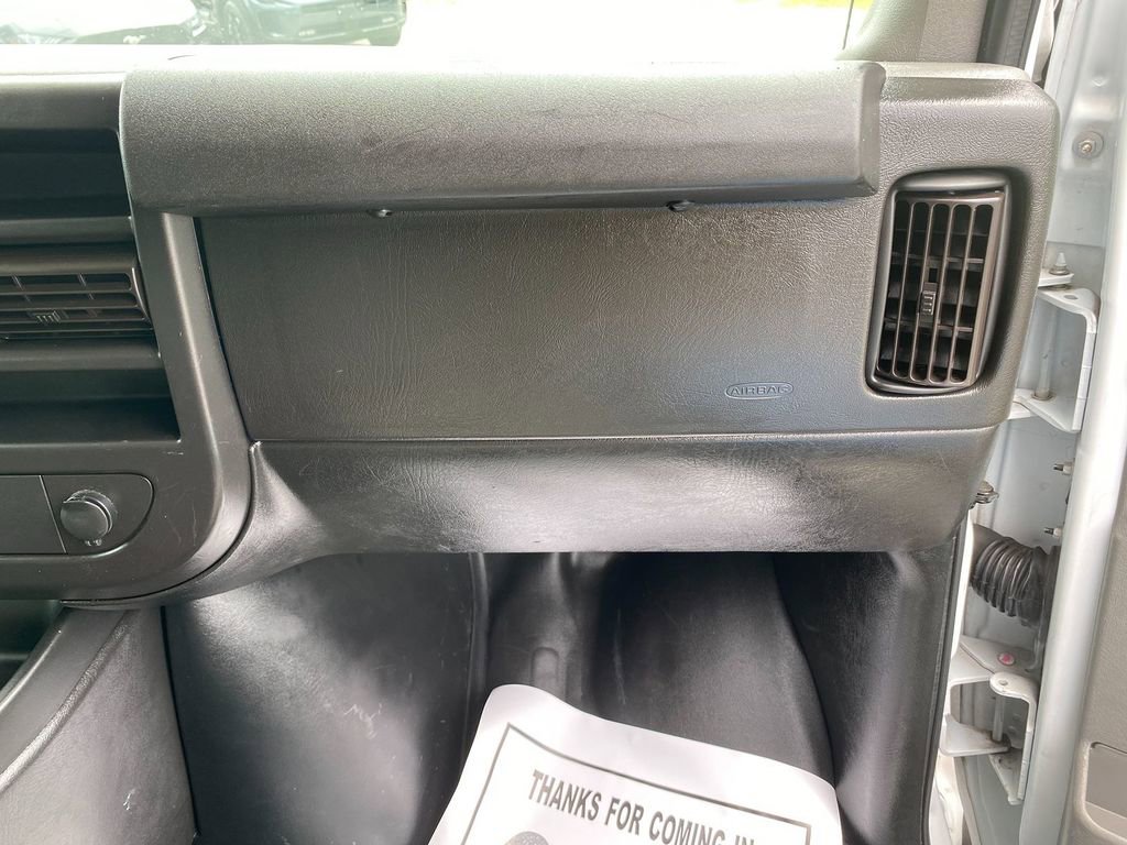 Used 2021 Chevrolet Express 2500 image 26