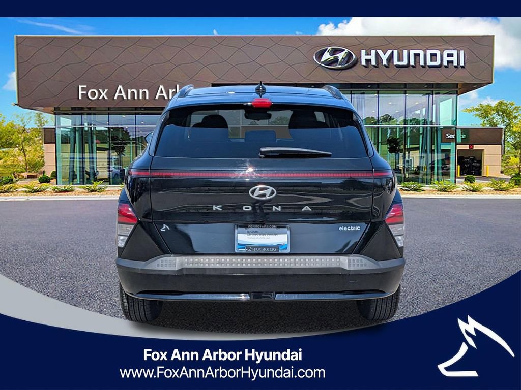 Certified 2024 Hyundai Kona SEL FWD image 4