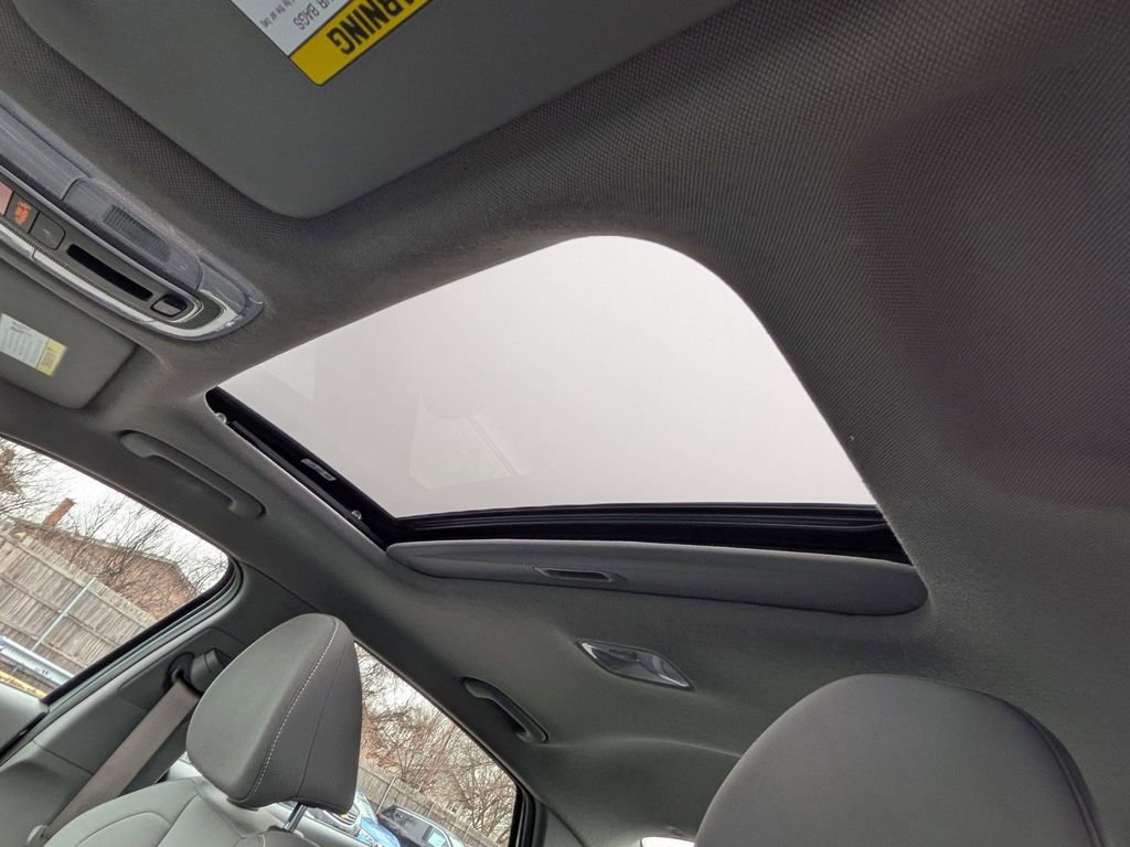 Used 2025 Hyundai Elantra SEL FWD image 12