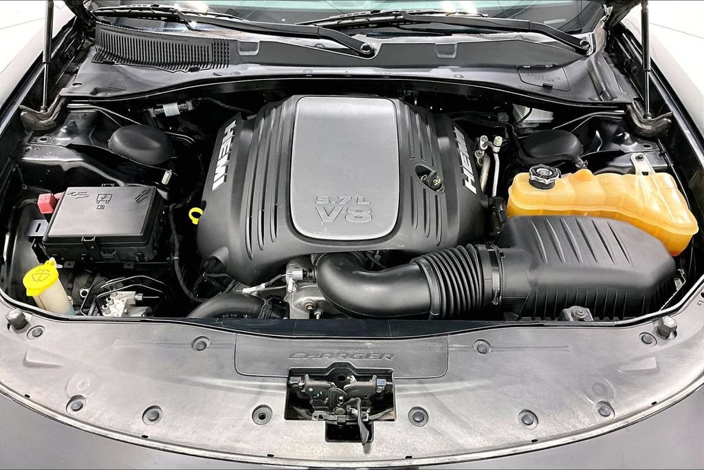 Used 2017 Dodge Charger R/T RWD image 11