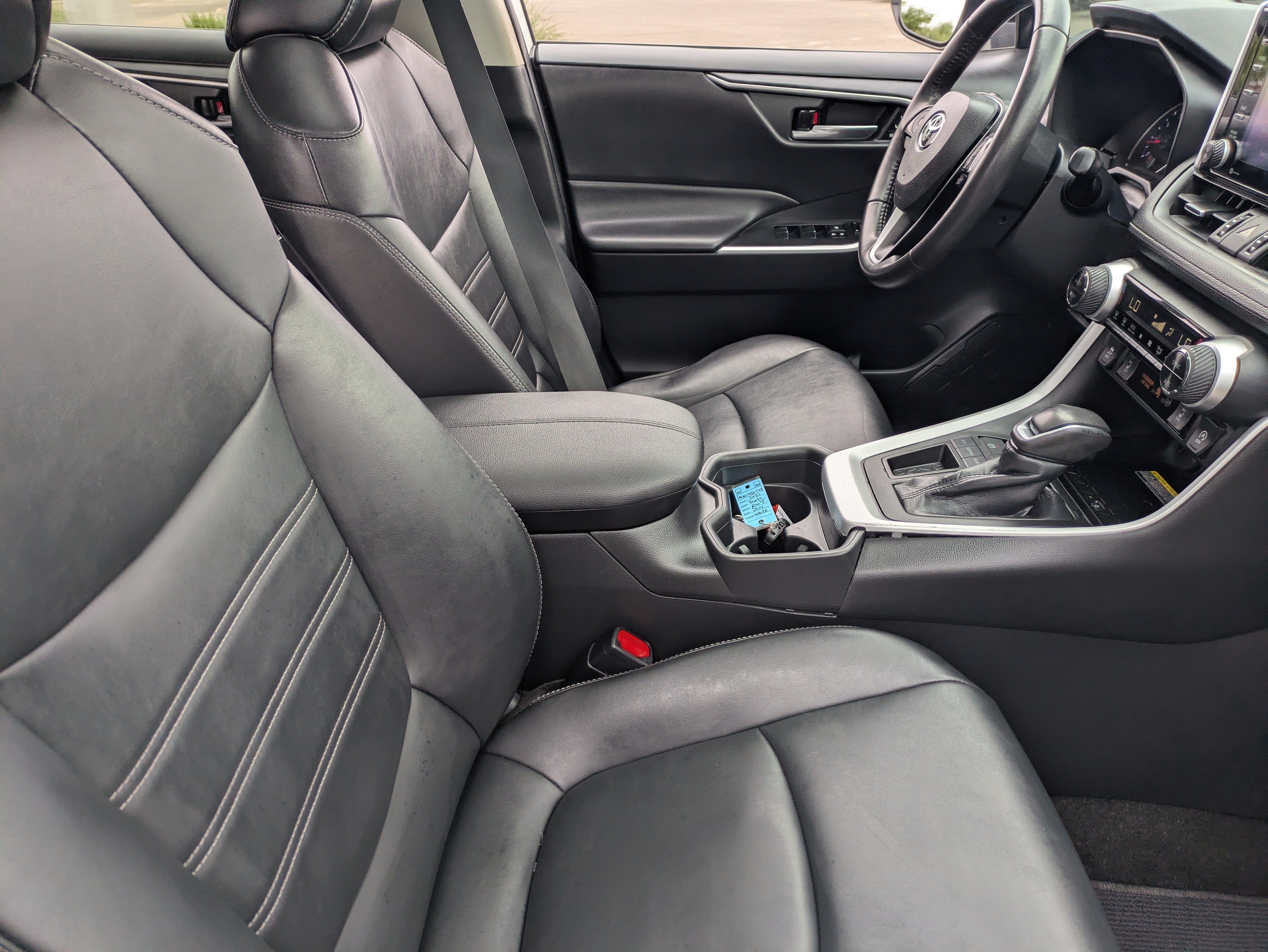 Used 2021 Toyota RAV4 XLE Premium FWD image 12