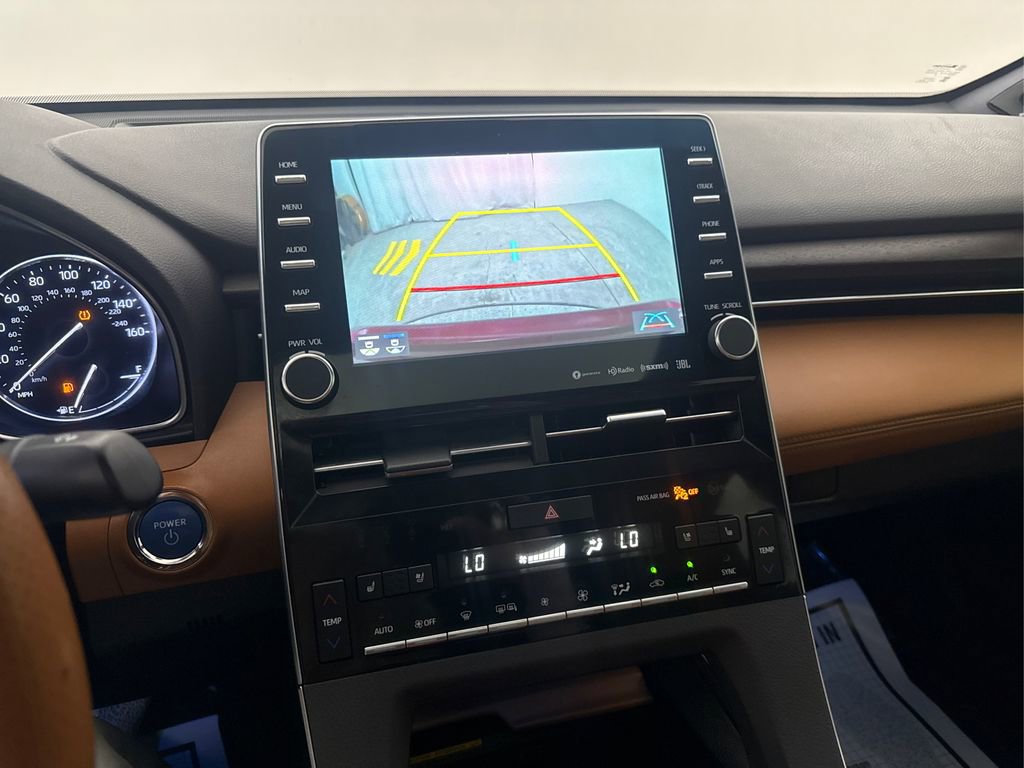 Used 2019 Toyota Avalon Limited image 39