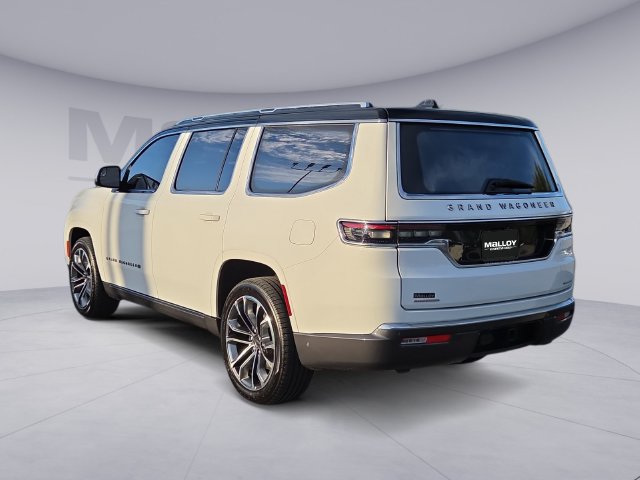 Used 2022 Jeep Grand Wagoneer Series III w/ HD Trailer Tow Package AWD/4WD image 3