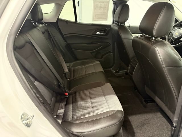 Used 2025 Chevrolet Trax LT FWD image 23