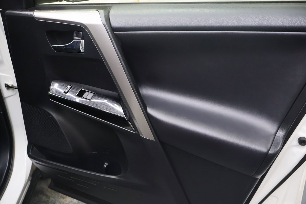 Used 2016 Toyota RAV4 Limited image 11