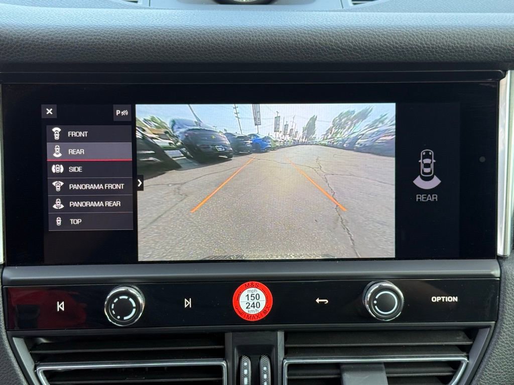 Used 2025 Porsche Macan image 27