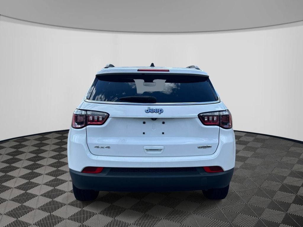 Used 2022 Jeep Compass Latitude w/ Convenience Group AWD/4WD image 4