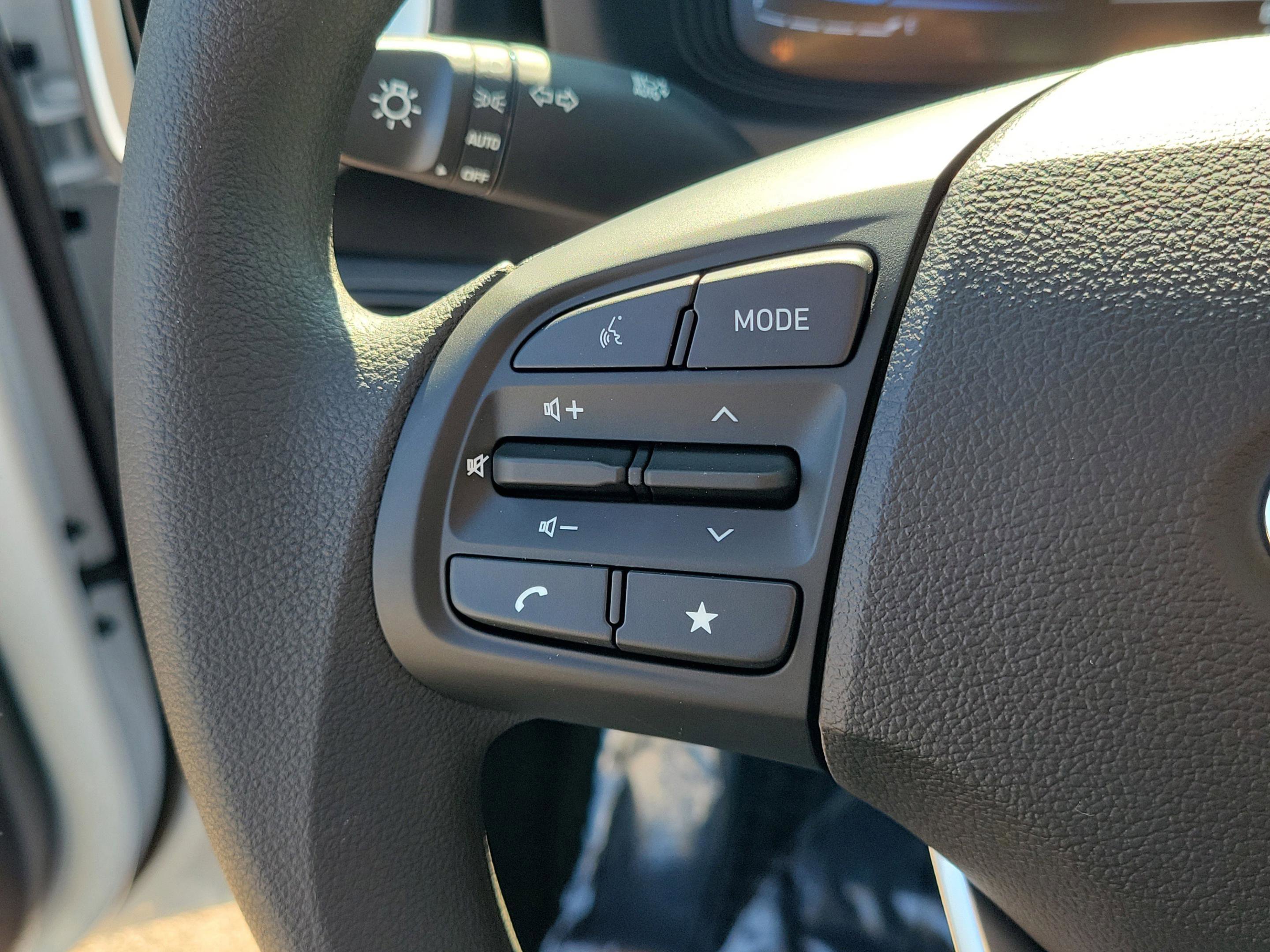 New 2026 Hyundai Venue SE image 24