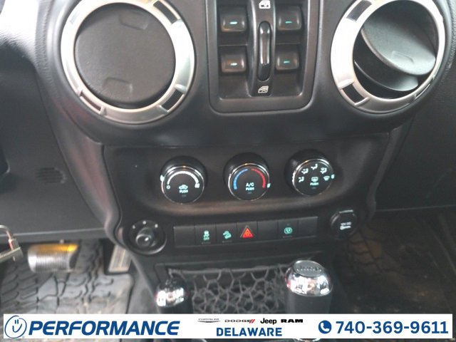 Used 2018 Jeep Wrangler Unlimited Sahara w/ Connectivity Group image 18