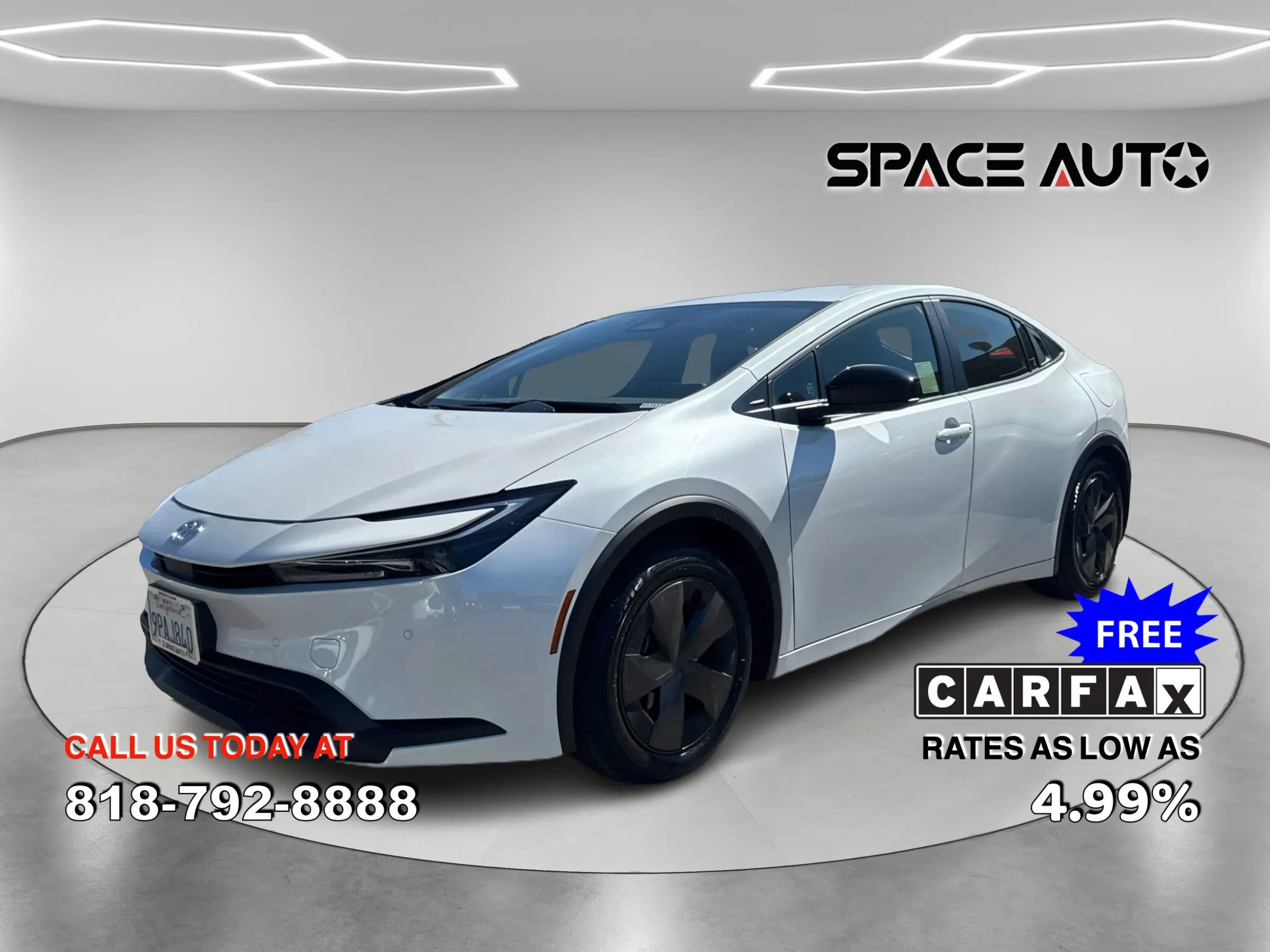 Used 2024 Toyota Prius LE image 1